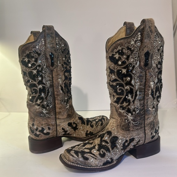 Corrals Womens Boot Size7M stock#A 3648 Cowhide leather, sequin embellishments - Picture 4 of 6
